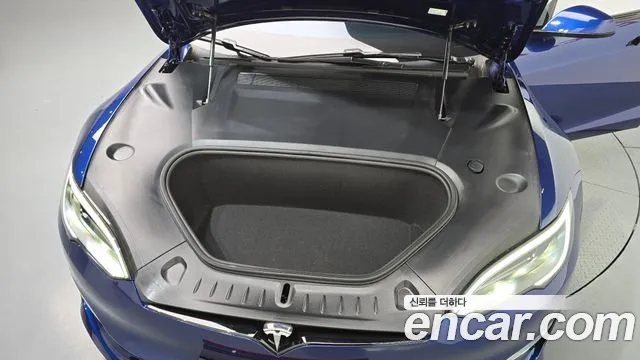Tesla Model S — Фото автомобиля 5
