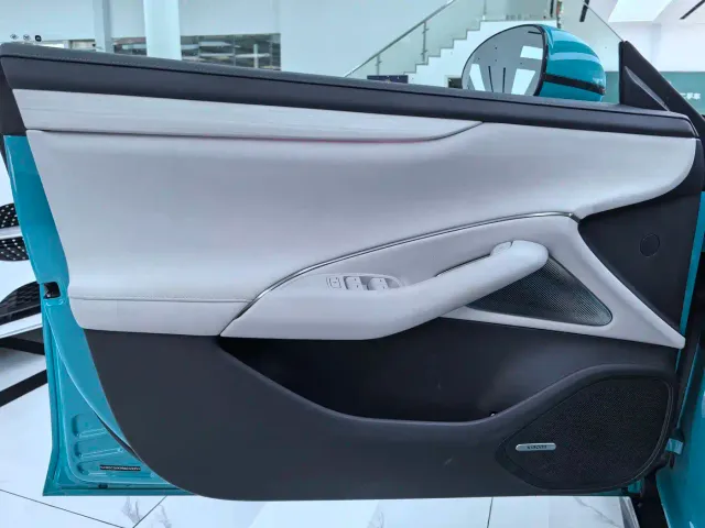 Xiaomi SU7 — Фото автомобиля 4