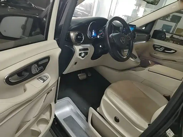 Mercedes-Benz V-Class — Фото автомобиля 22