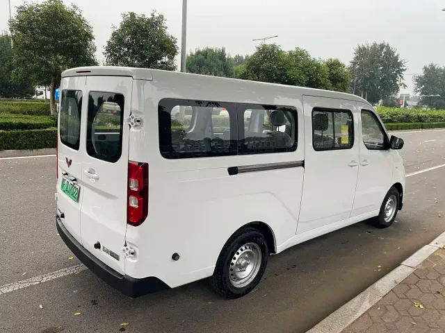Wuling Yangguang — Фото автомобиля 4