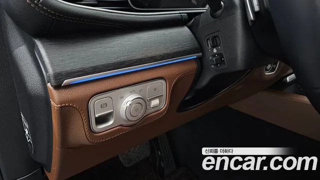 Mercedes-Benz GLE-Class — Фото автомобиля 24