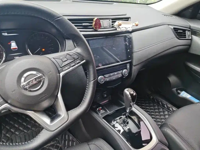 Nissan X-Trail — Фото автомобиля 10