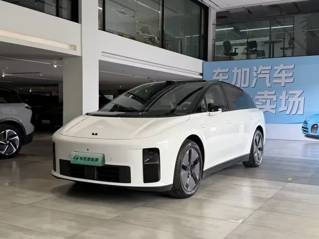 Фотография автомобиля — Li Auto i6