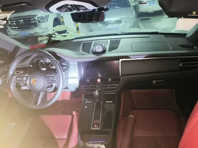 Porsche Macan — Фото автомобиля 12