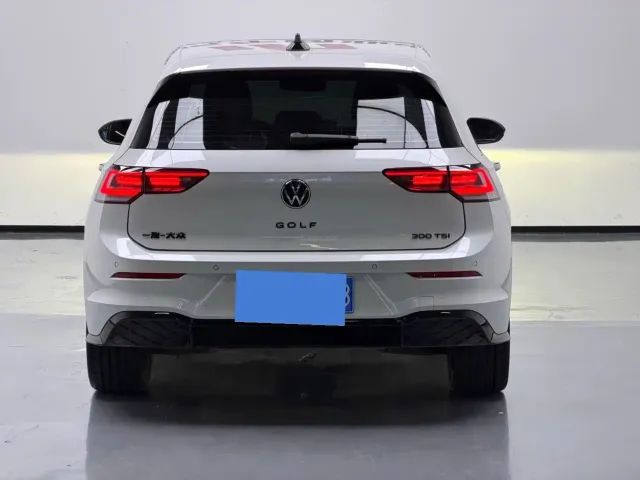 Volkswagen Golf — Фото автомобиля 8