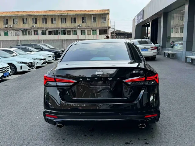 Nissan Teana — Фото автомобиля 8