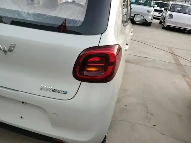 Wuling Hongguang Mini EV — Фото автомобиля 7