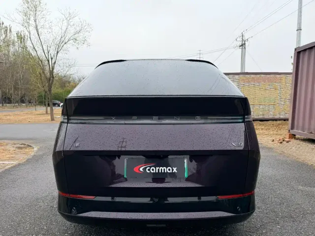 Xpeng X9 — Фото автомобиля 5