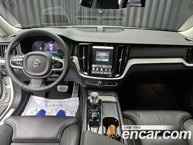 Вольво V60 V60 Cross Country 2 поколение B5 Ultimate AWD — Фото автомобиля 6