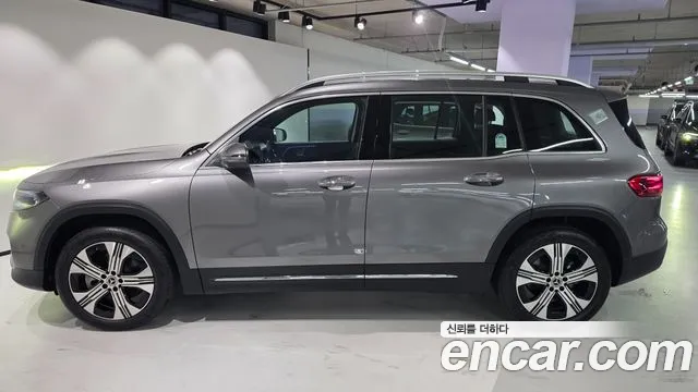Mercedes-Benz EQB — Фото автомобиля 4
