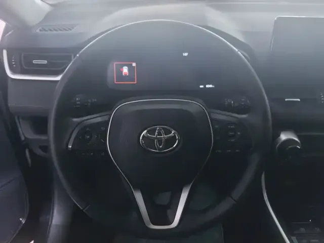 Toyota RAV4 — Фото автомобиля 15