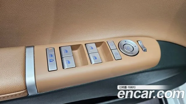 Hyundai Grandeur Grandeur (GN7) 2.5 Бензин 2WD — Фото автомобиля 28