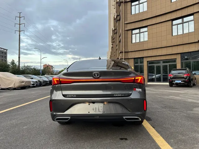 Changan Eado — Фото автомобиля 5