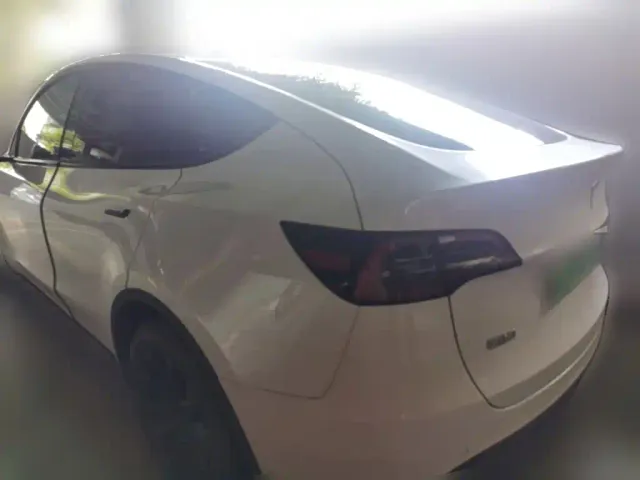 Tesla Model Y — Фото автомобиля 24