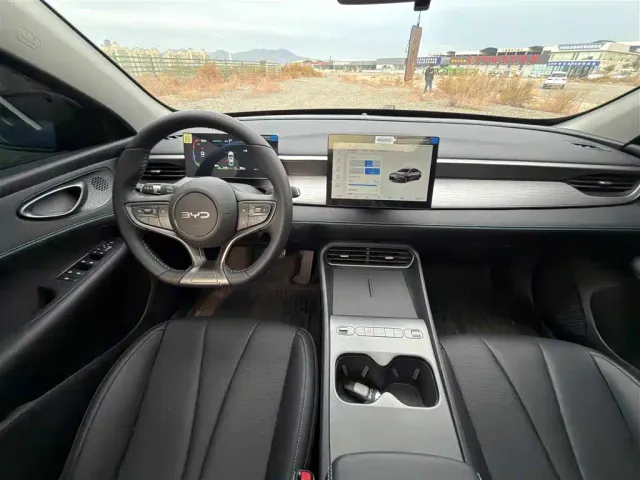 BYD Seal 05 DM-i — Фото автомобиля 9