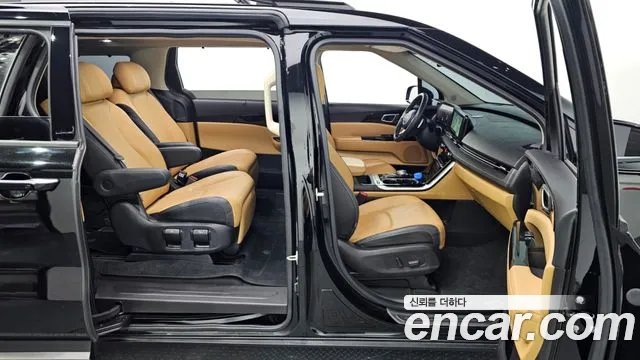 Kia Canival — Фото автомобиля 12