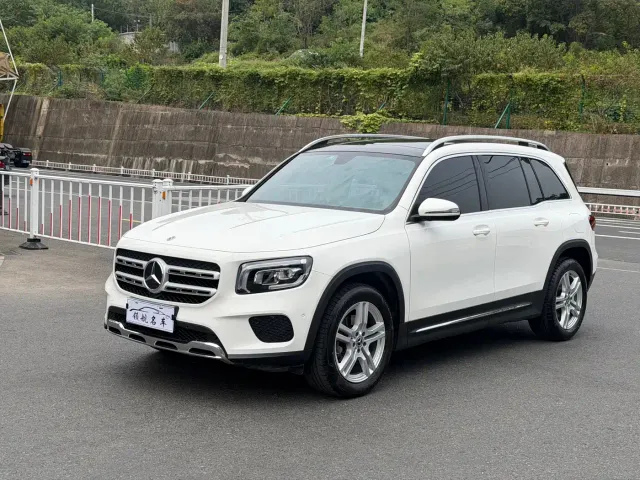 Фотография автомобиля — Mercedes-Benz GLB-Class