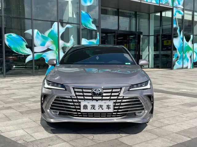 Toyota Avalon — Фото автомобиля 2