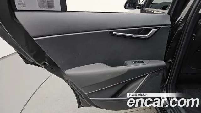 Kia Niro — Фото автомобиля 23