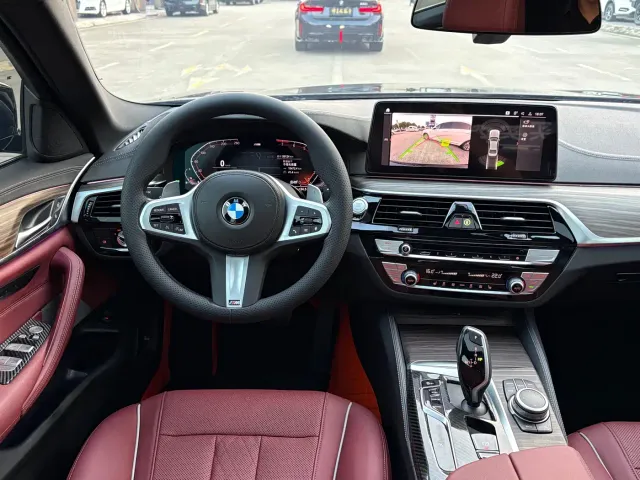 BMW 5 Series — Фото автомобиля 9