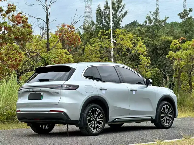 Geely Galaxy Starship 7 EM-i — Фото автомобиля 4