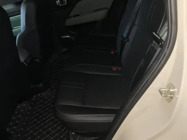 Baojun Yep Plus — Фото автомобиля 11