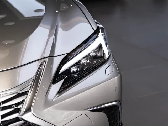 Lexus ES — Фото автомобиля 6