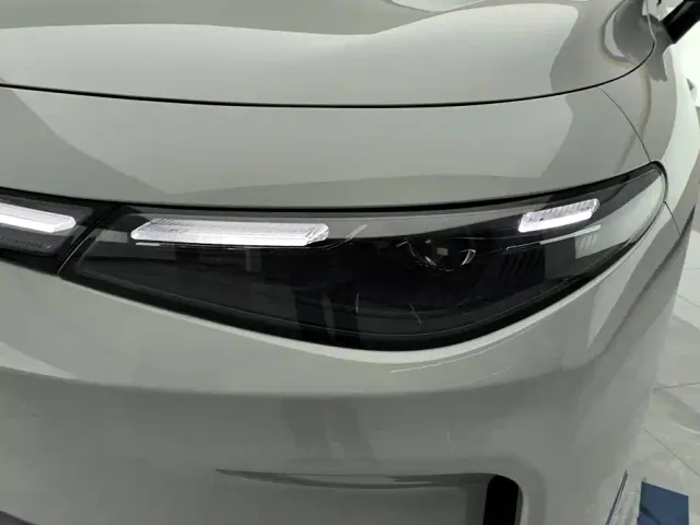 Leapmotor C10 — Фото автомобиля 5