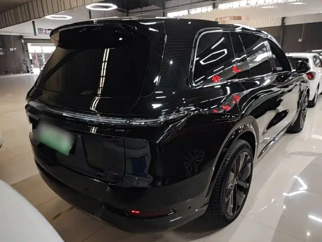 Li Auto L9 — Фото автомобиля 6