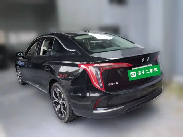 Hongqi E-QM5 — Фото автомобиля 24