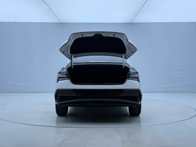 Hyundai Elantra — Фото автомобиля 8