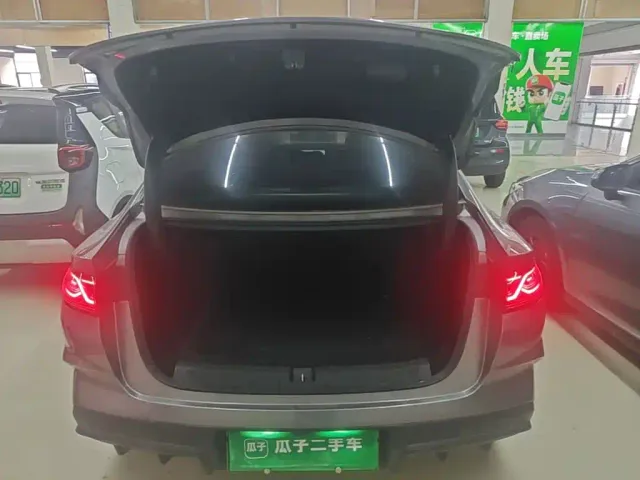 BYD Qin L — Фото автомобиля 15