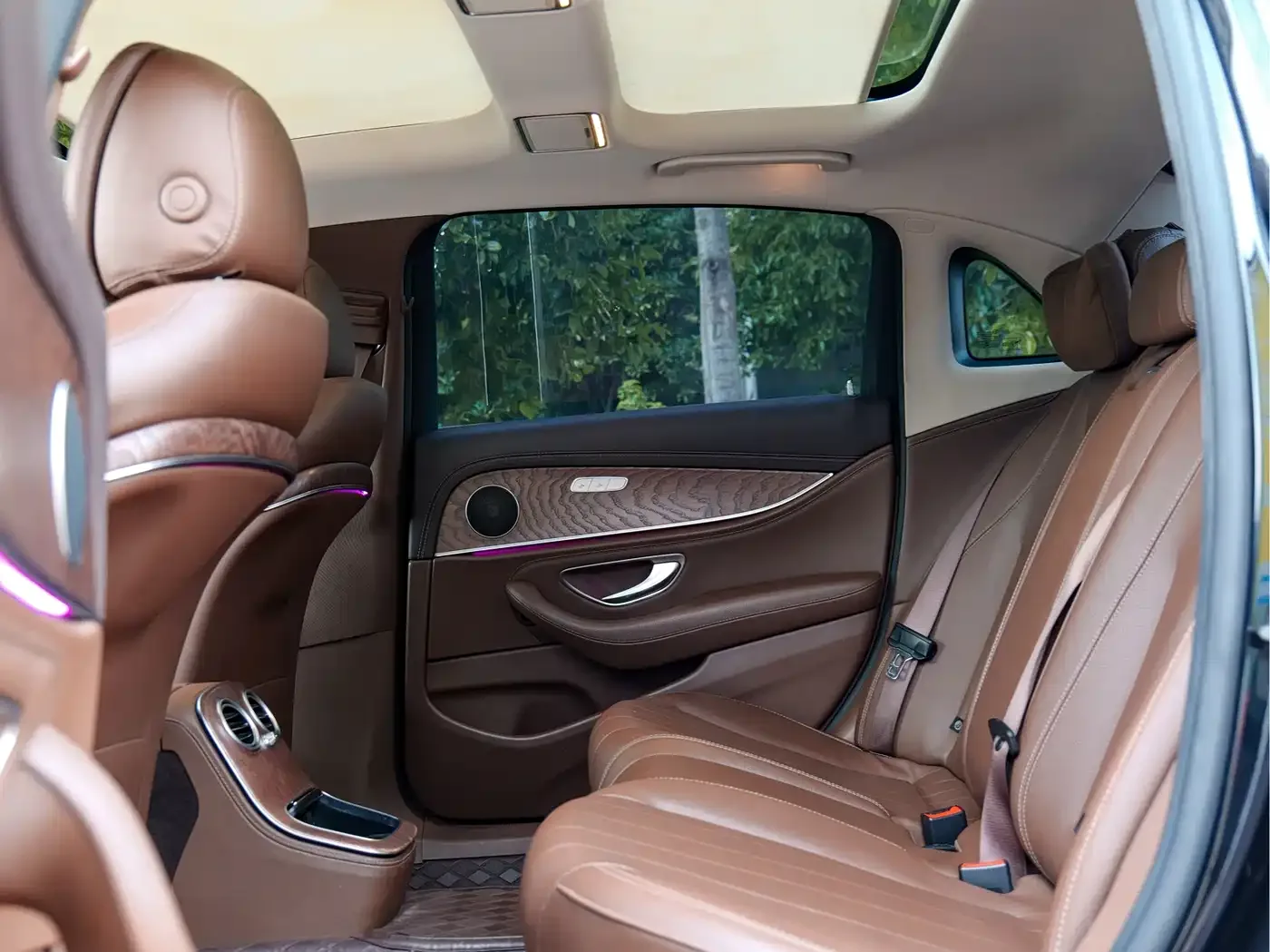 Mercedes-Benz Mercedes-Benz E-Class 2022 Second Facelift E 300 L Fashion — Фото автомобиля 9
