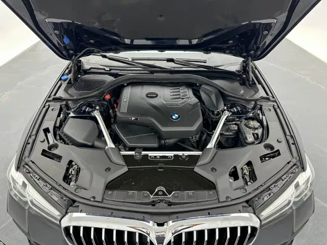 BMW 5 Series — Фото автомобиля 24