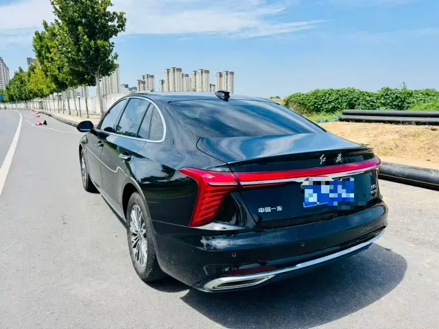 Hongqi H5 — Фото автомобиля 9