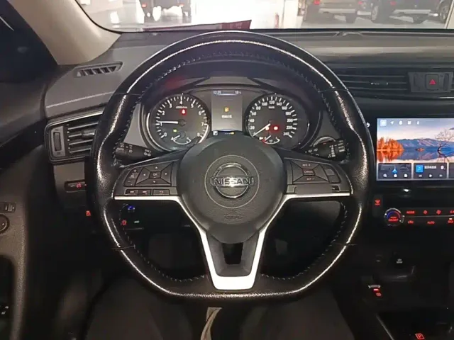 Nissan X-Trail — Фото автомобиля 10