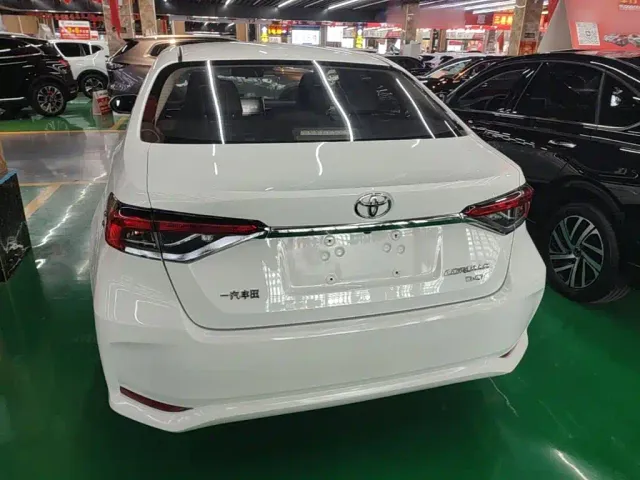Toyota Corolla — Фото автомобиля 5