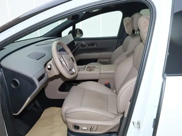 Li Auto i6 — Фото автомобиля 20