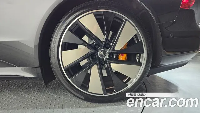 Audi e-tron GT — Фото автомобиля 14