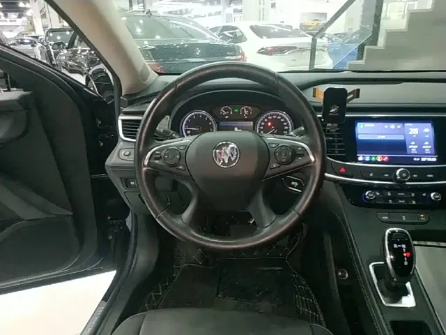 Buick LaCrosse — Фото автомобиля 10