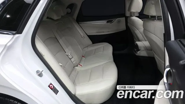 Hyundai Grandeur New — Фото автомобиля 18