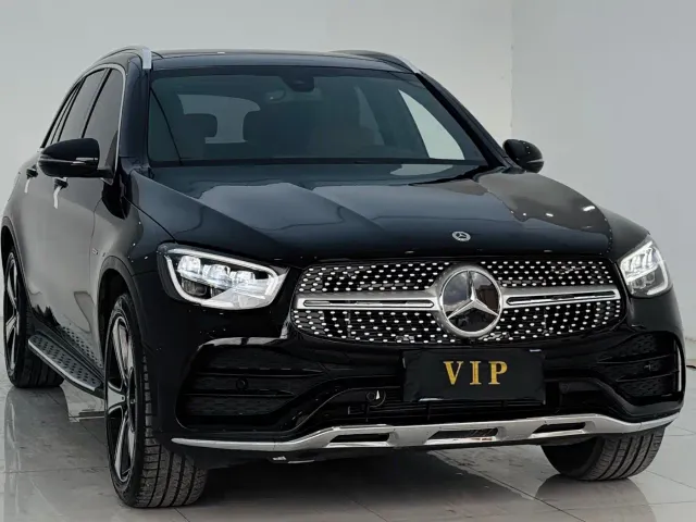Фотография автомобиля — Mercedes-Benz GLC-Class