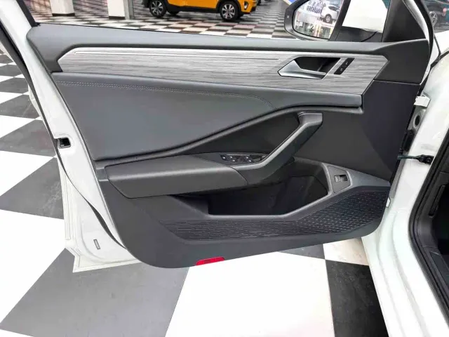 Volkswagen Sagitar — Фото автомобиля 12