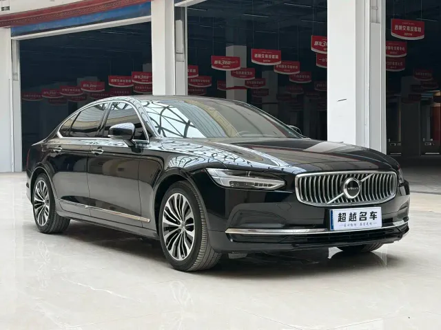 Volvo S90 — Фото автомобиля 3