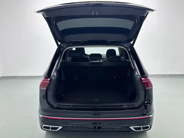 Volkswagen Tiguan L — Фото автомобиля 13