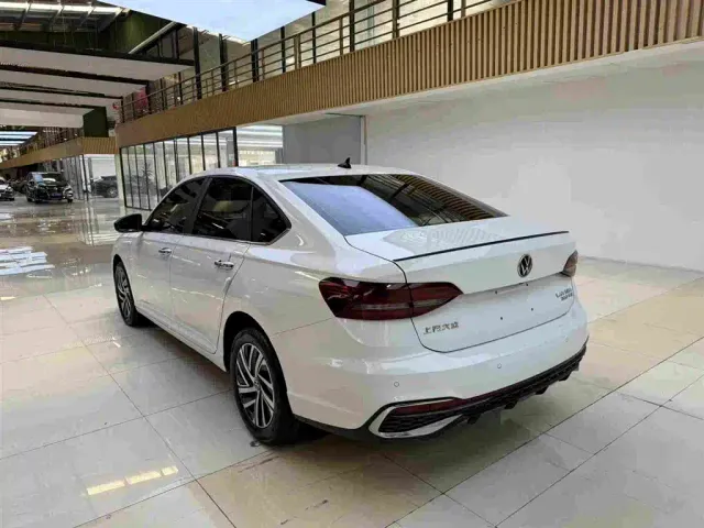 Volkswagen Lavida — Фото автомобиля 7