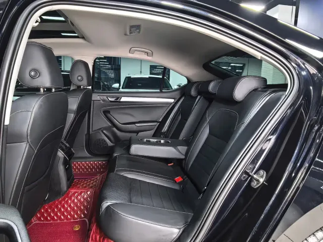 Skoda Superb — Фото автомобиля 9