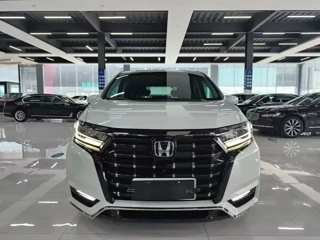 Honda Elysion — Фото автомобиля 2