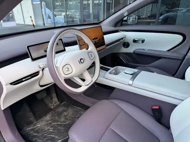 Changan Qiyuan A06 — Фото автомобиля 11
