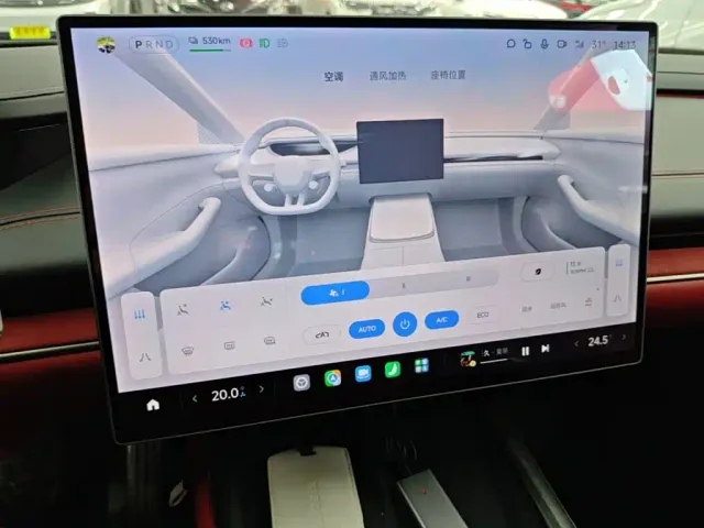 Xiaomi SU7 — Фото автомобиля 12